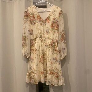 Last day! Taking to consignment. Pretty floral dress